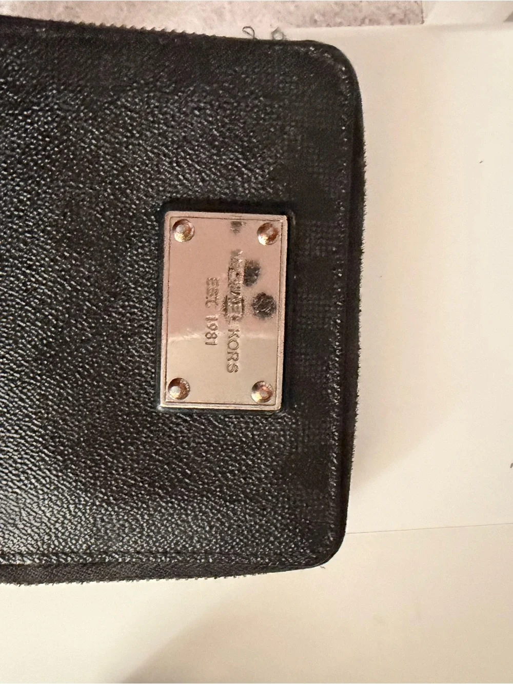 Michael Kors Black Pebbled Leather Men's Zip Wallet with Metal Logo Plate